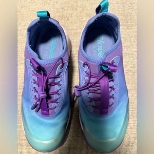 Womens Clove  tennis shoes 8